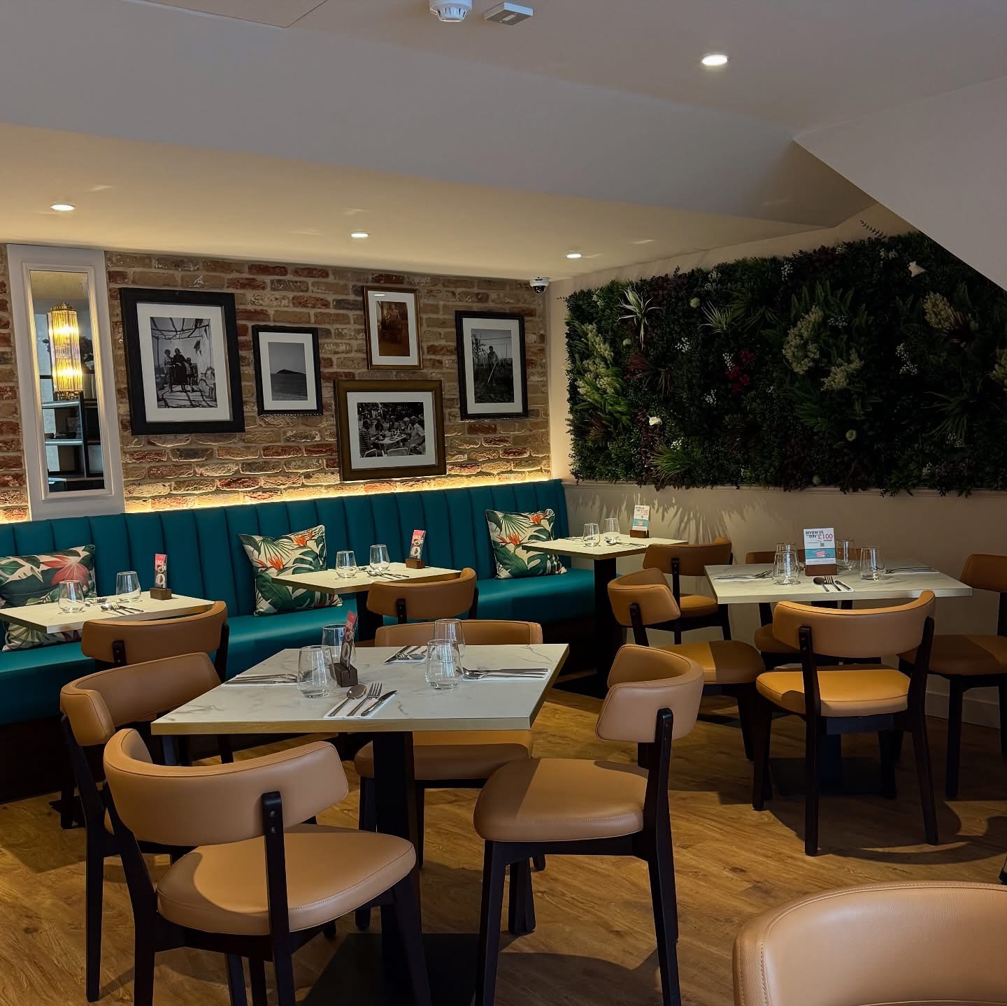 Restaurant seating