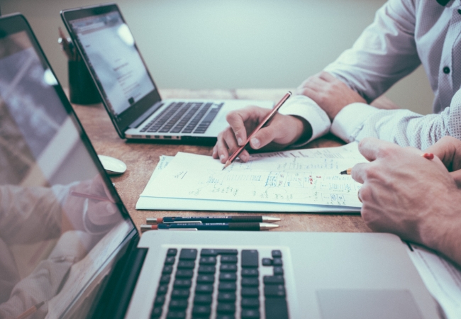 Project Management for bar and restaurant design on laptop
